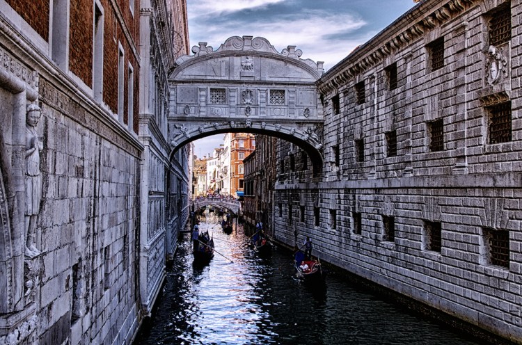 8009418763_e825a7f15c_b