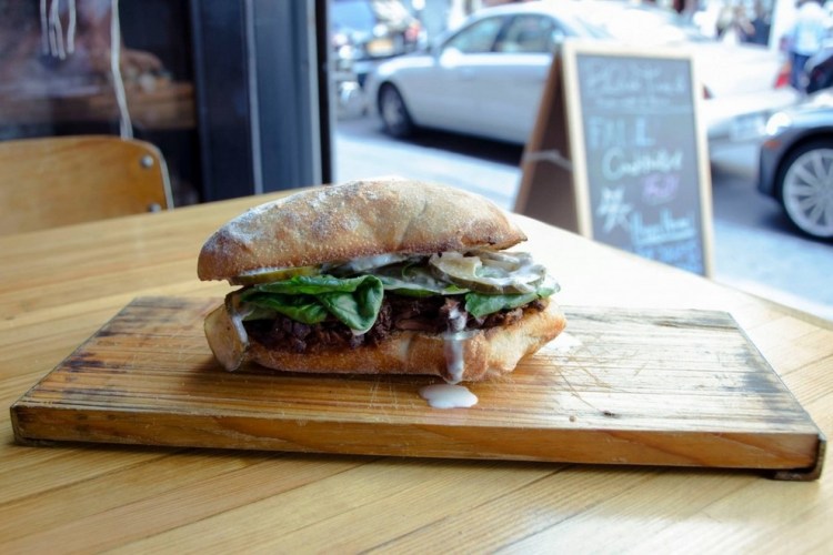 caffe-vita-black-tree-nyc-short-rib-sandwich-1200x794_54_990x660