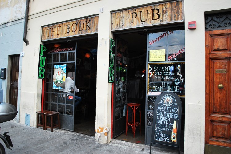 the-book-pub-florence-by-chiara-mecocci