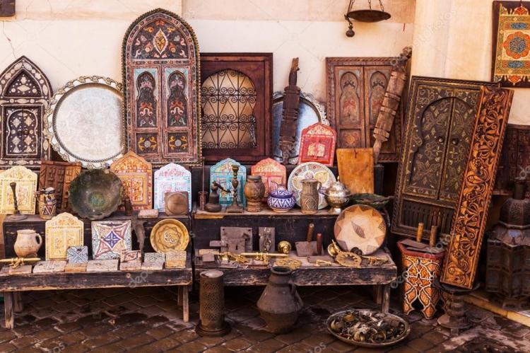 depositphotos_56943713-stock-photo-moroccan-antiquities-at-a-store