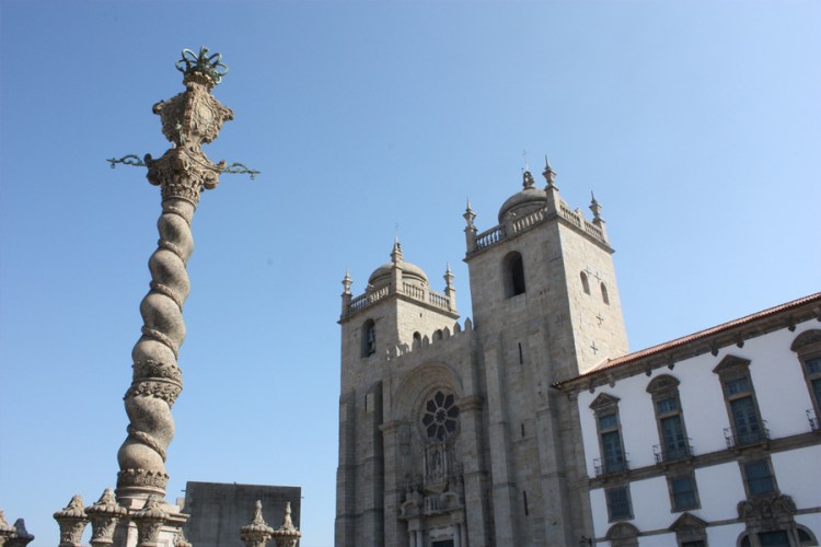 fachada-columna-catedral-se