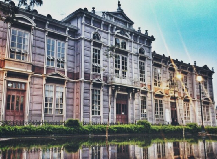 edificio_metc3a1lico_sjo