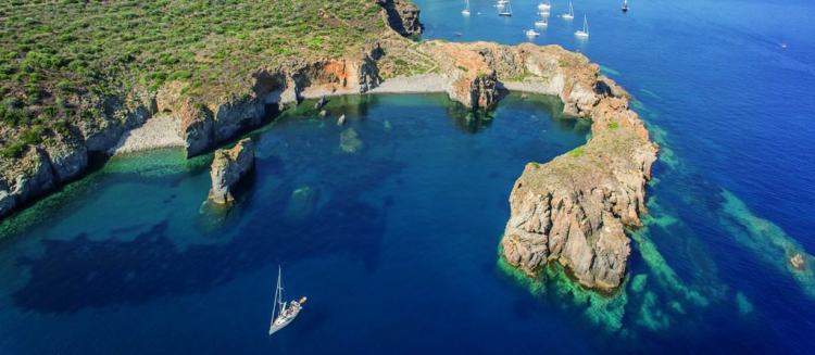 panarea-cala-junco-01-e1463994638495-1024x447