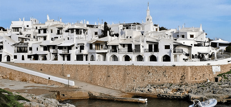 que-ver-en-menorca-binibeca-pueblo-de-pescadores-portada