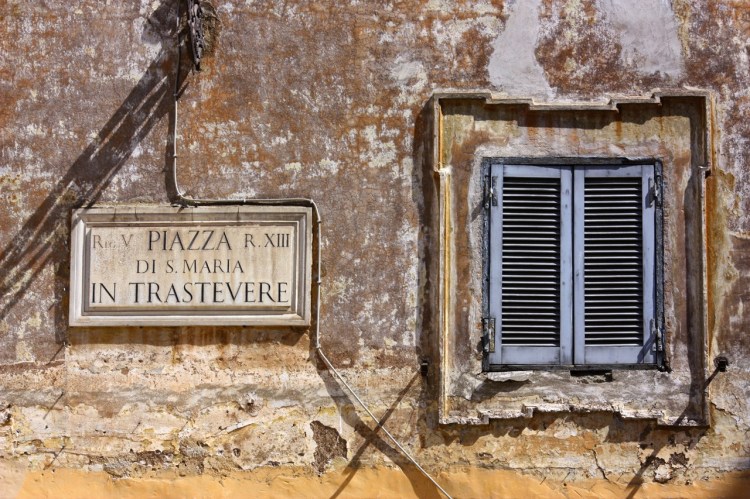 rome-trastevere-windows