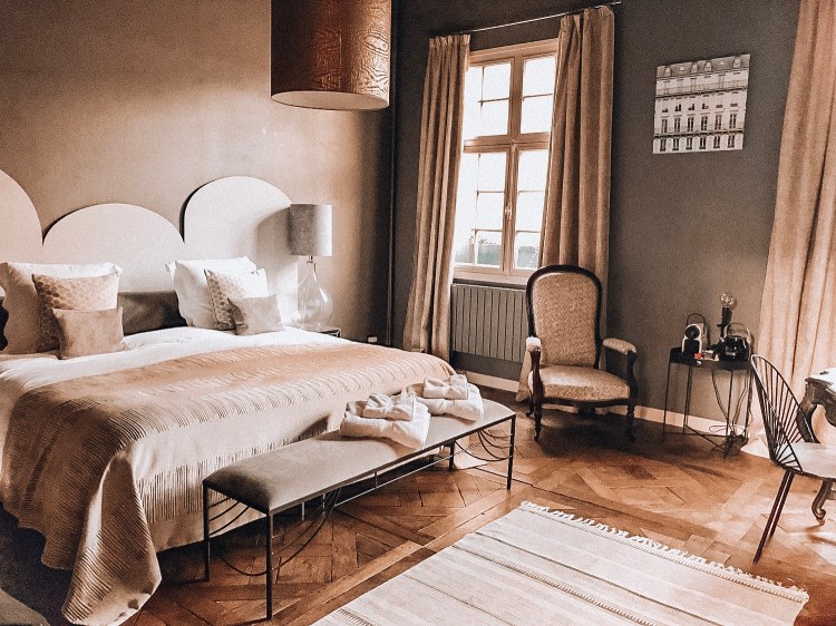 D34895DF-11F5-4B2C-8AD2-34C520CF3B3E