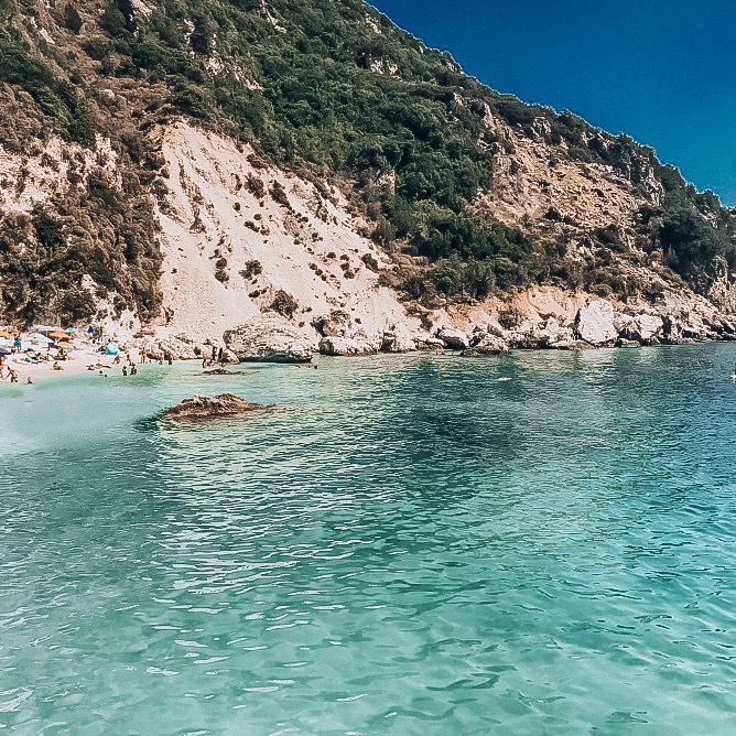 49B28865-6B61-4C4C-BCF9-A52A2C503A97