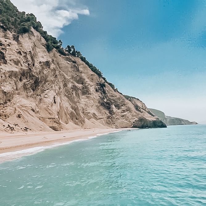 71BAC5AB-6E7E-4BA4-8953-540D3E3FD83F