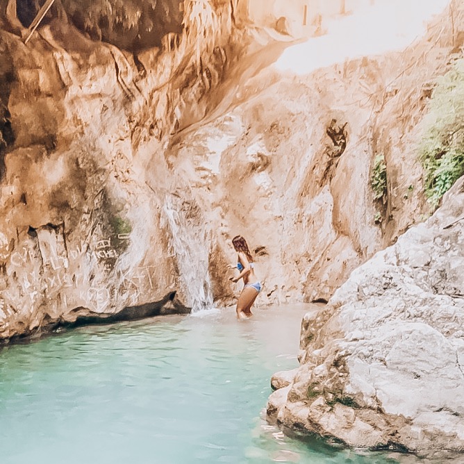 AFEAB6D3-DFD4-4257-8A5E-D353C5A02FB0