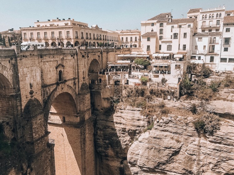 D4C6EF95-6D62-40F3-8C64-95621C84546E