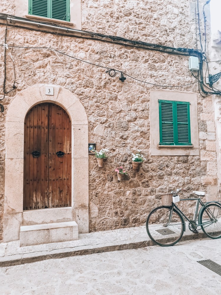 189C97C7-92FA-48DB-A578-EA255A79A470