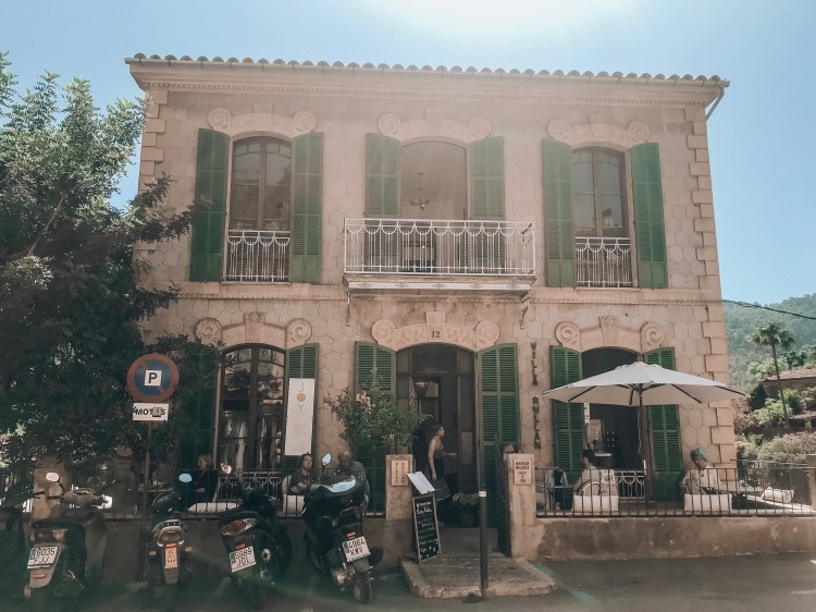 949F7027-14DA-4E19-8230-A3F60A78610A