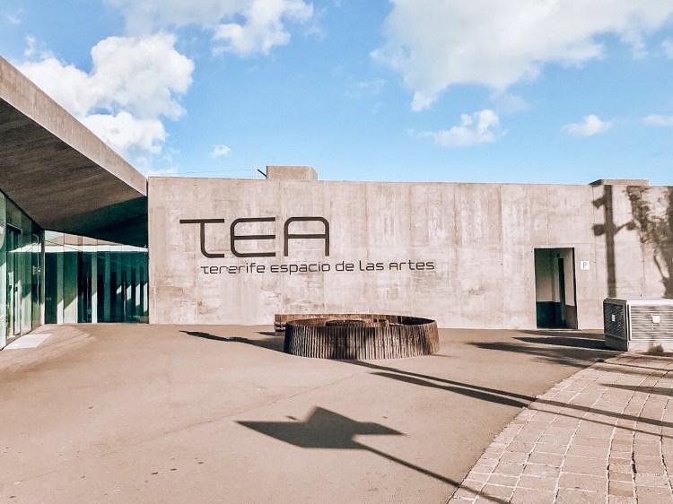 2D6B5FC4-4108-4765-AE40-2D040D9DEB0F