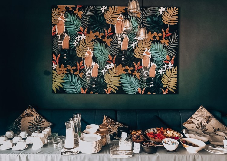 40CAF36F-CB07-4F20-AC94-150B90C6BA1A